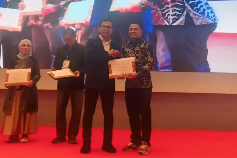 Universitas Kepanjen (UK) Kabupaten Malang ditetapkan sekaligus mendapatkan penghargaan dari Asosiasi Institusi Pendidikan Ners Indonesia (AIPNI).